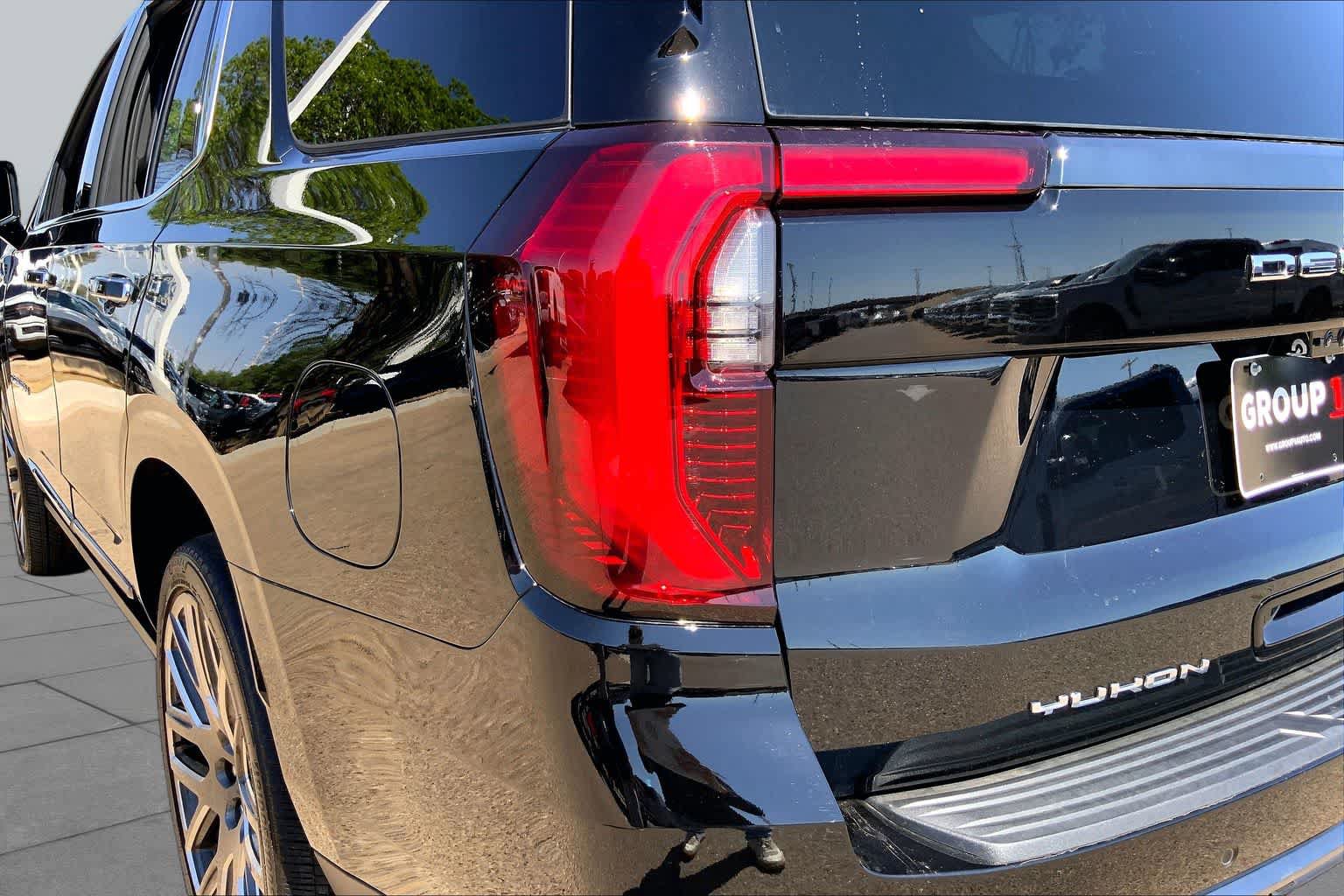 Used 2025 GMC Yukon Denali Ultimate AWD/4WD image 28
