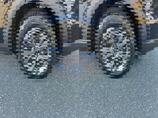 Certified 2022 Ford Explorer XLT w/ Equipment Group 202A image 28