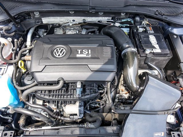 Used 2018 Volkswagen Golf R 4-Door AWD/4WD image 29