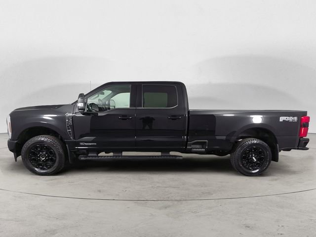 Certified 2025 Ford F350 Lariat w/ Black Appearance Package image 6