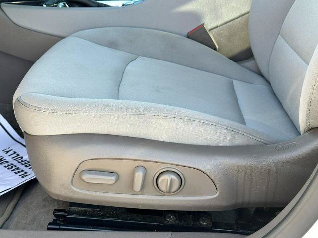 Used 2025 Chevrolet Malibu LT FWD image 17