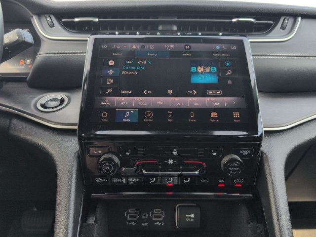 Used 2022 Jeep Grand Cherokee L Limited AWD/4WD image 25
