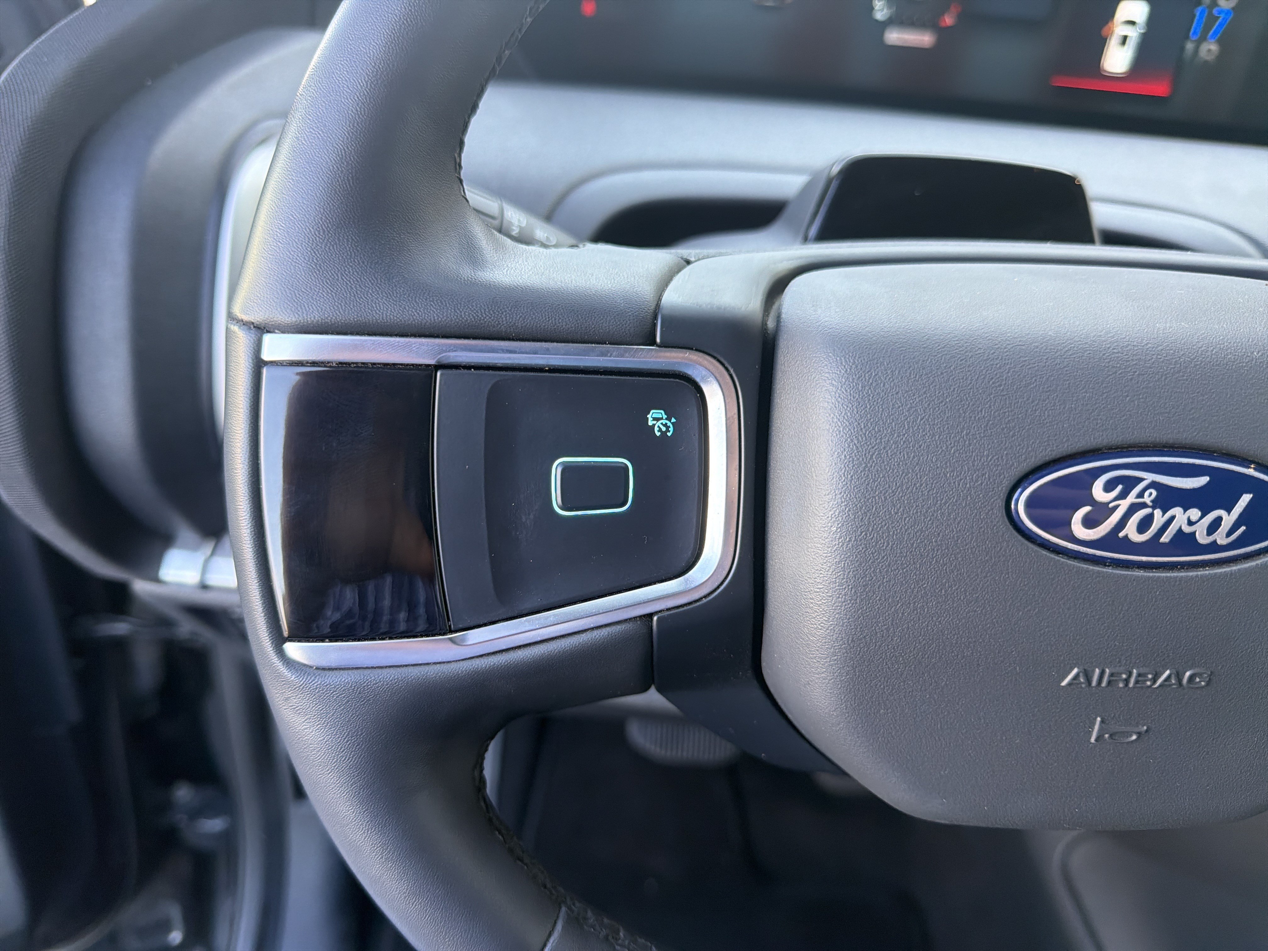 Certified 2025 Ford Expedition Active AWD/4WD image 29