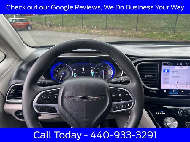 Used 2023 Chrysler Pacifica Touring-L FWD image 38