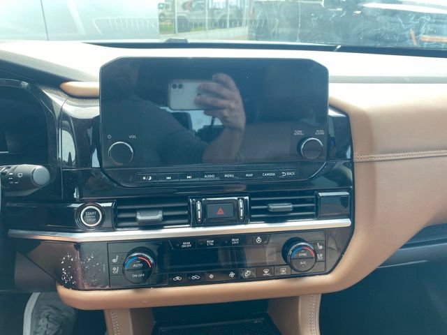 Used 2024 Nissan Pathfinder Platinum w/ Cargo Package FWD image 12