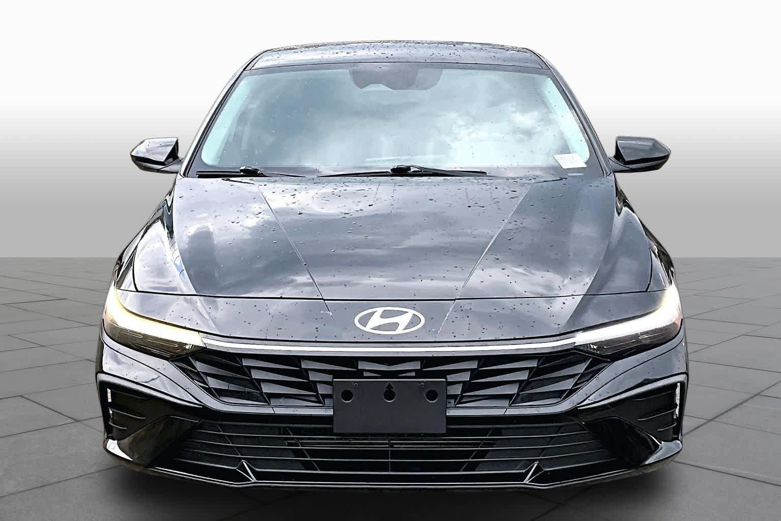 Used 2024 Hyundai Elantra SEL FWD image 4