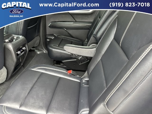Used 2026 GMC Acadia Elevation w/ Elevation Premium Package FWD image 18