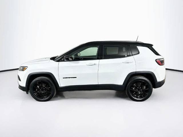 Used 2024 Jeep Compass Latitude w/ Altitude Special Edition AWD/4WD image 3
