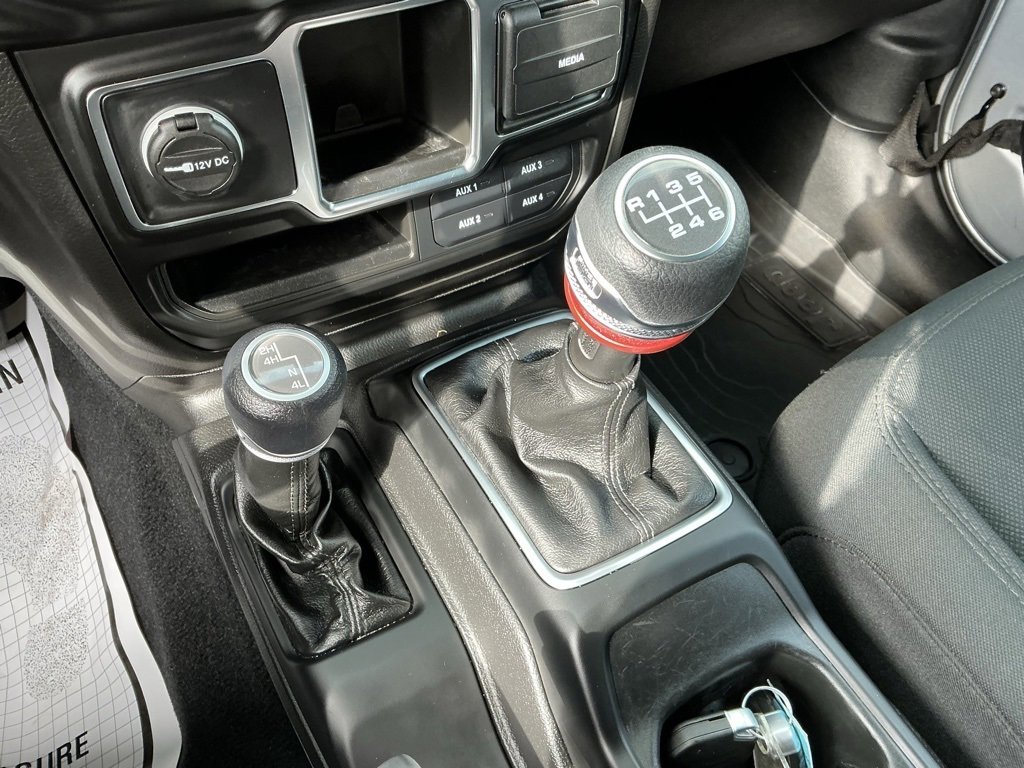 Used 2022 Jeep Wrangler Sport image 26