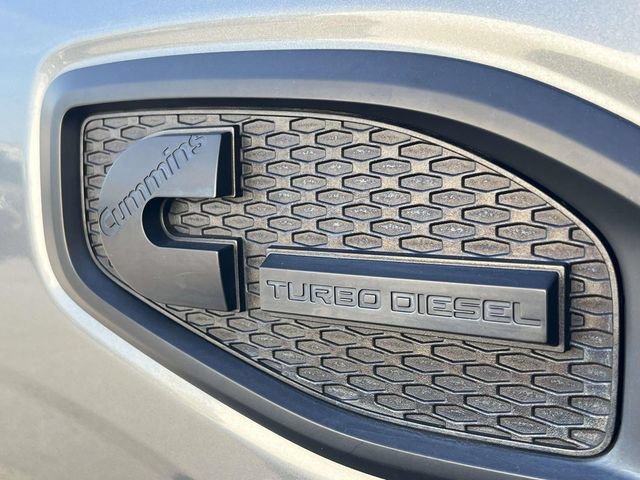Used 2018 Nissan Titan SV w/ SV Convenience Package AWD/4WD image 5