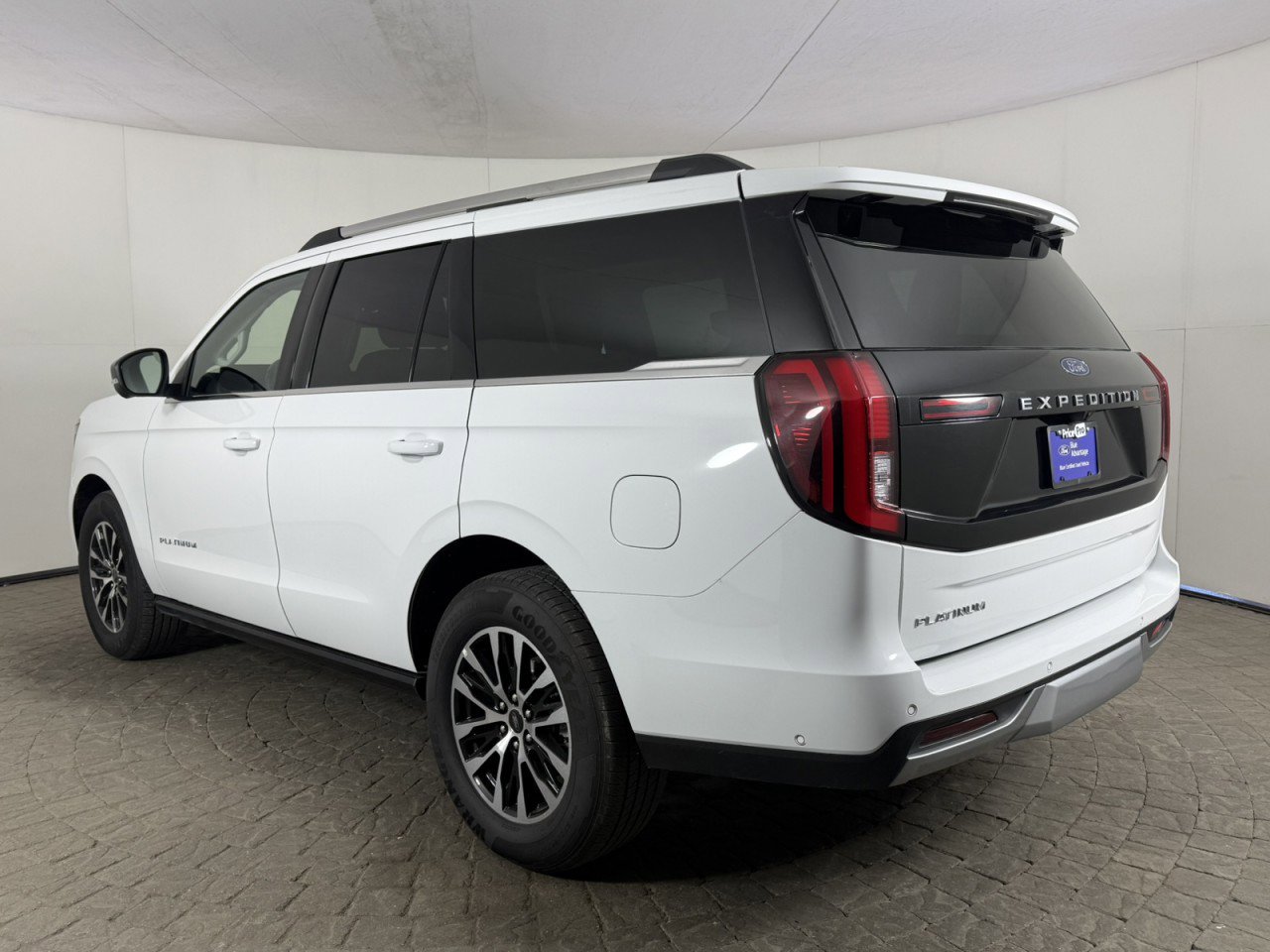 Certified 2025 Ford Expedition Platinum AWD/4WD image 5