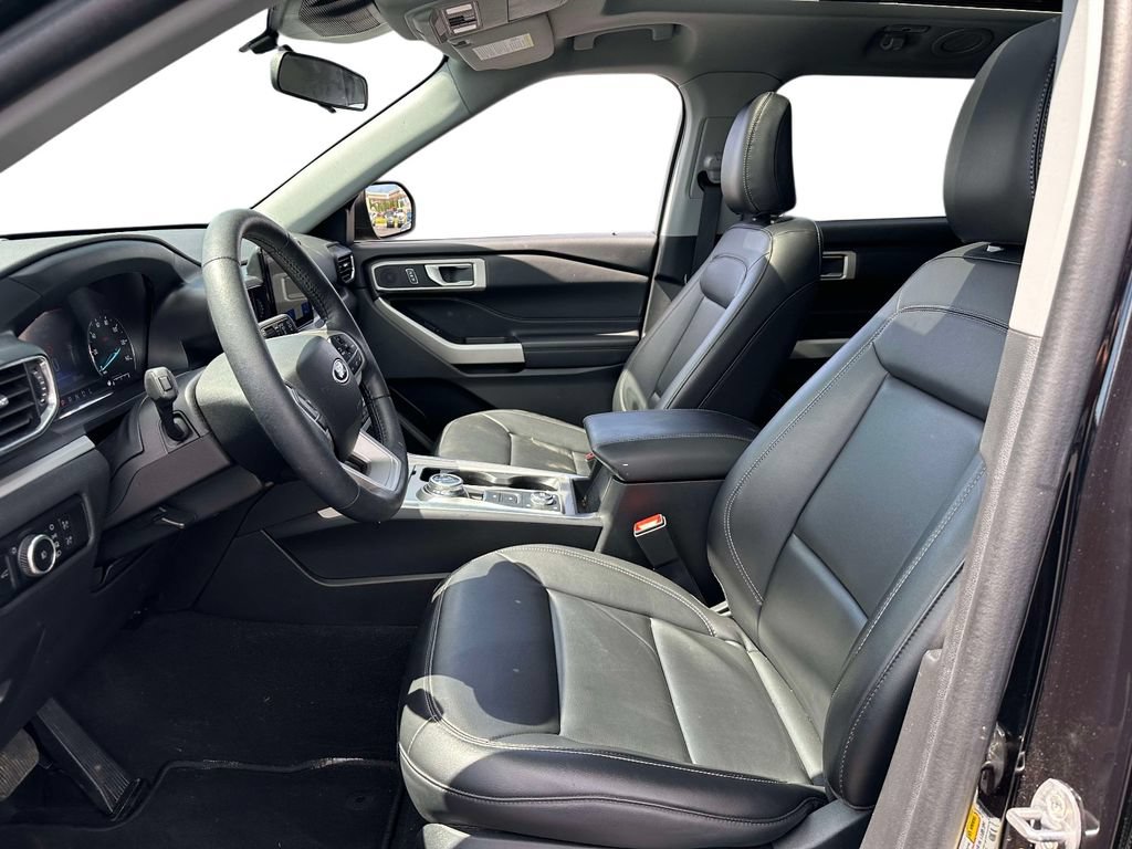 Certified 2024 Ford Explorer XLT w/ Equipment Group 202A AWD/4WD image 10