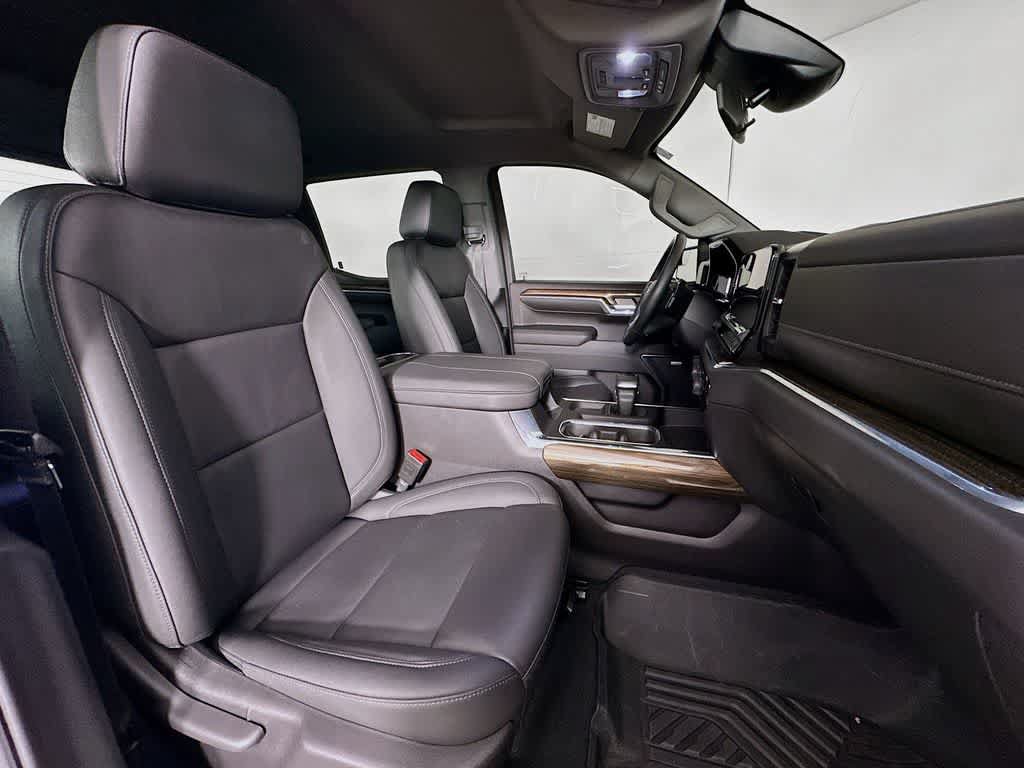 Used 2024 Chevrolet Silverado 1500 LT Trail Boss w/ Convenience Package II AWD/4WD image 15