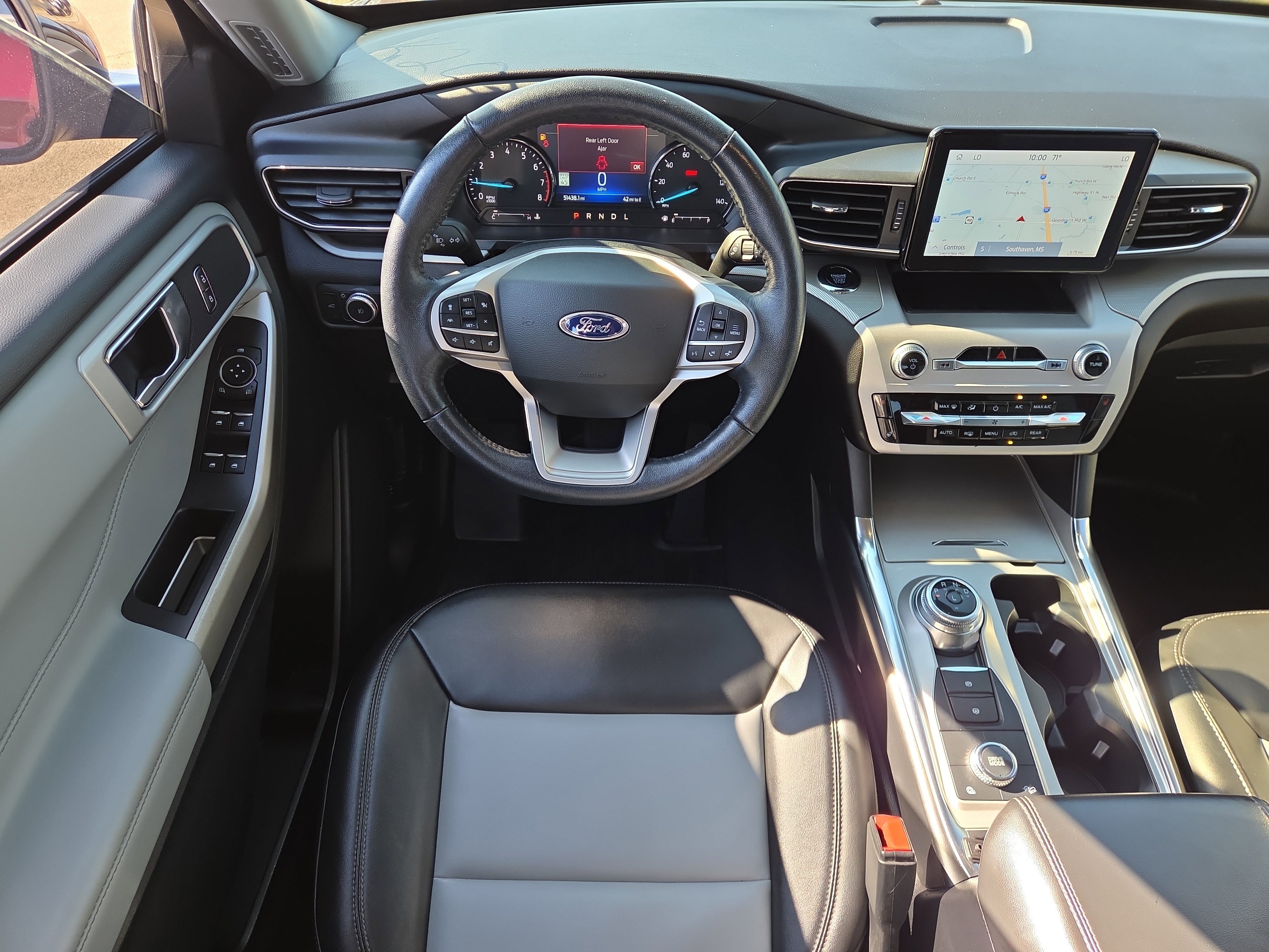 Certified 2022 Ford Explorer XLT w/ Equipment Group 202A AWD/4WD image 14