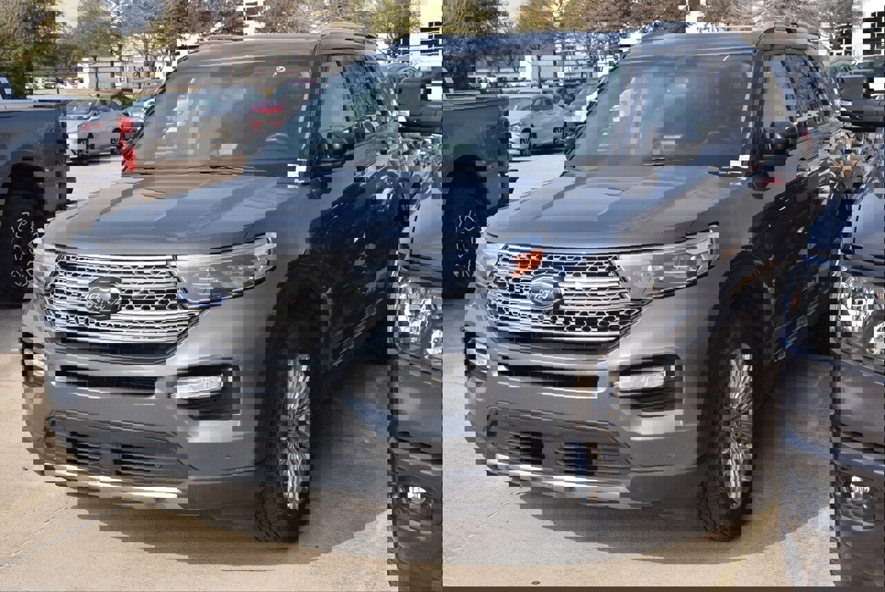 Certified 2023 Ford Explorer Limited w/ Limited Technology Package image 2