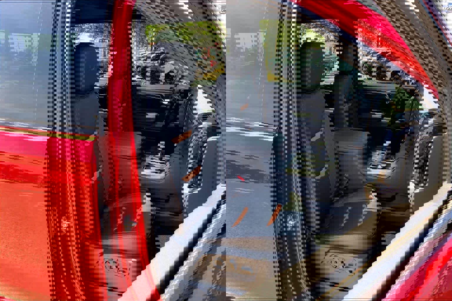 Used 2024 GMC Sierra 1500 AT4 w/ Technology Package image 11