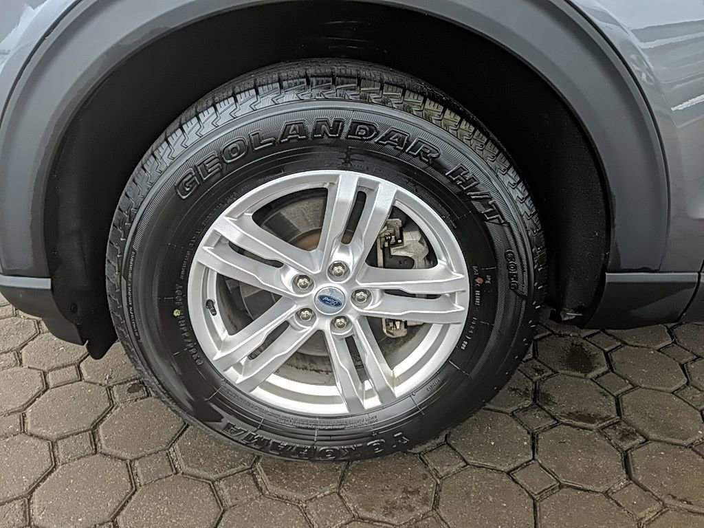 Certified 2023 Ford Explorer XLT w/ Class IV Trailer Tow Package image 11