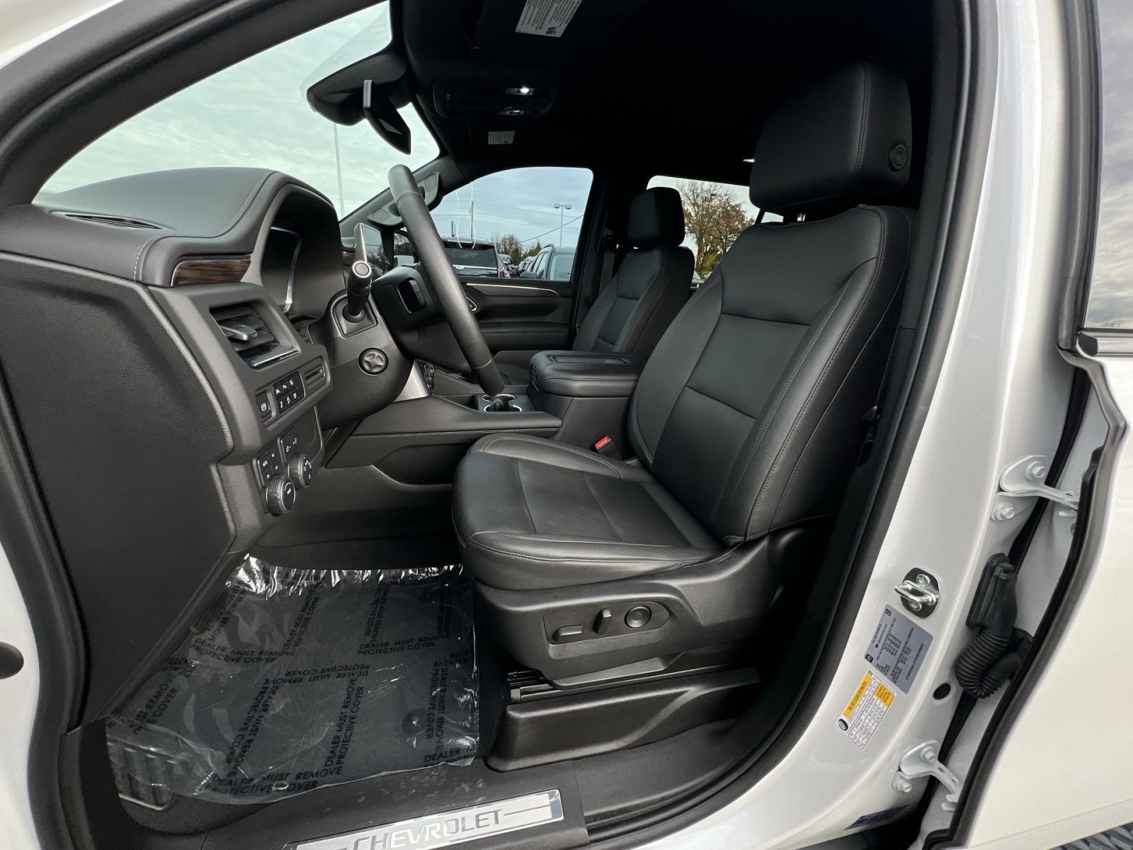 Used 2023 Chevrolet Tahoe Z71 w/ Luxury Package image 13