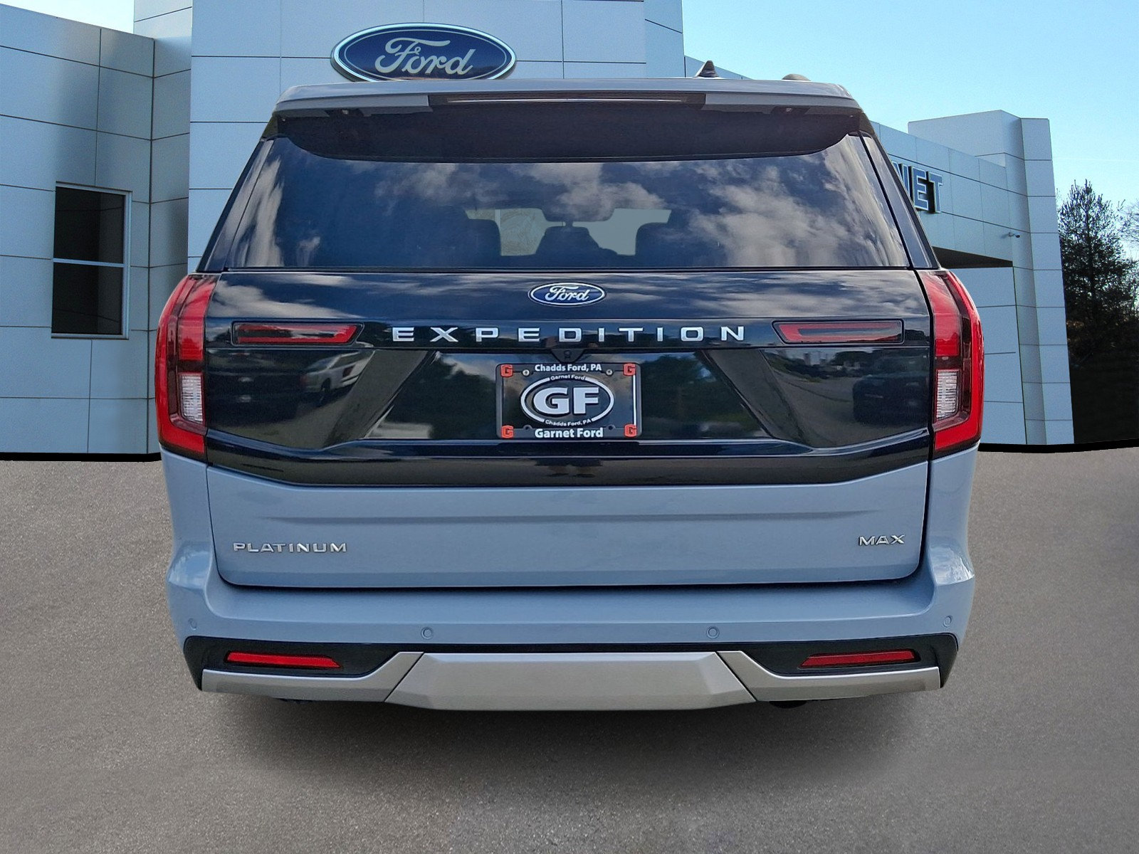 Certified 2025 Ford Expedition Max Platinum w/ Driver's Package AWD/4WD image 7
