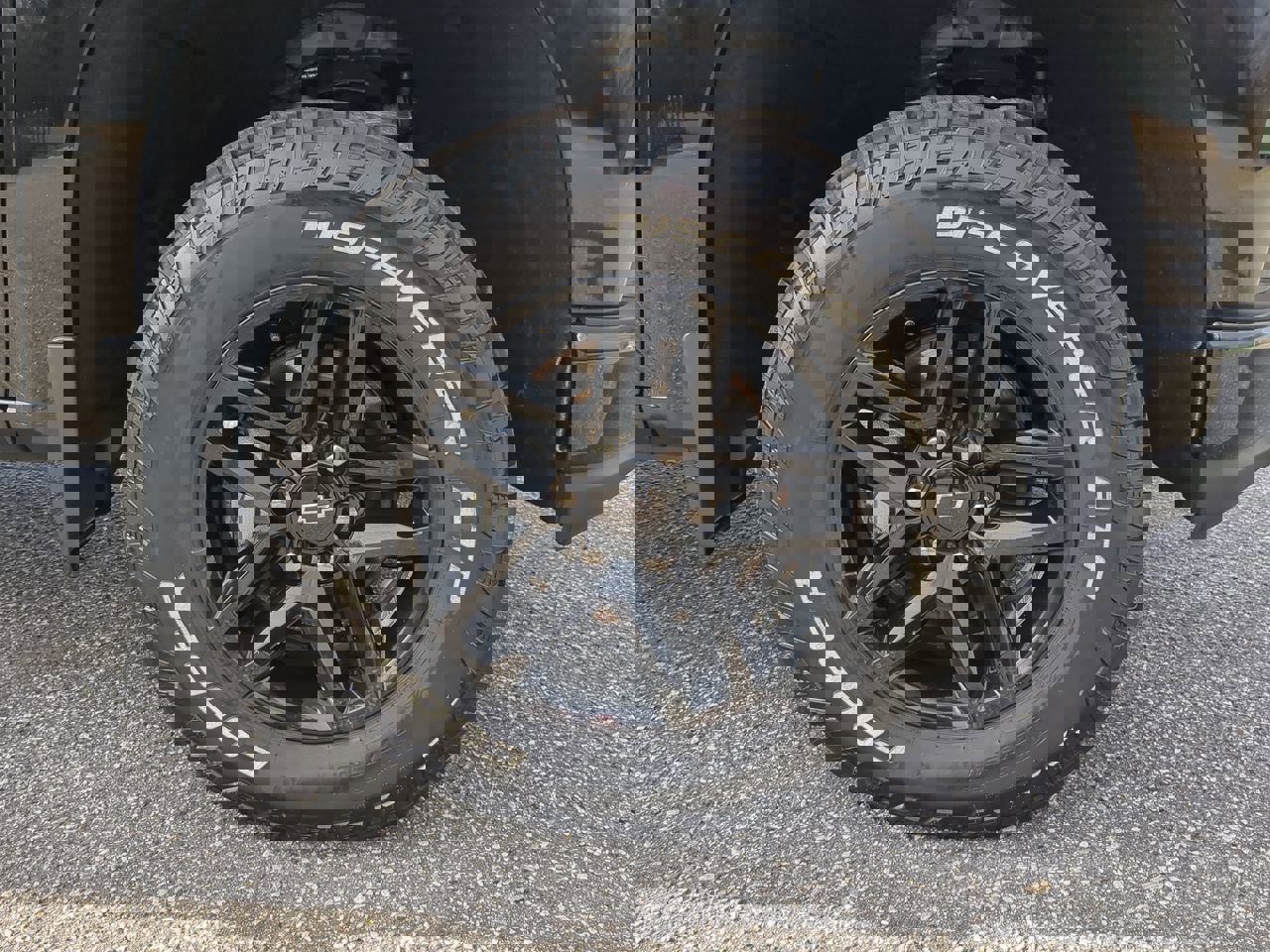 Used 2021 Chevrolet Silverado 1500 LT Trail Boss w/ Convenience Package II image 9