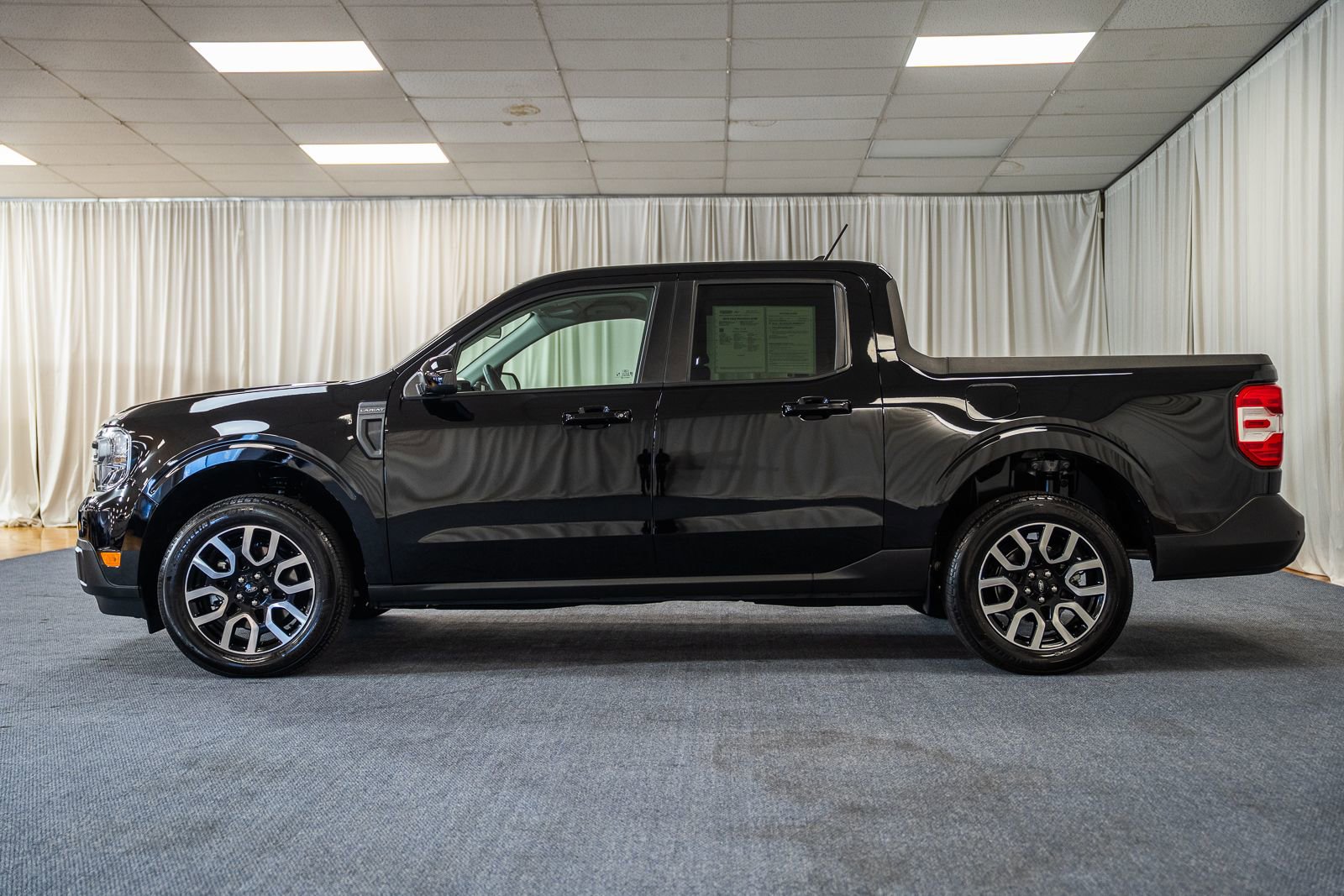 Certified 2024 Ford Maverick Lariat FWD image 5