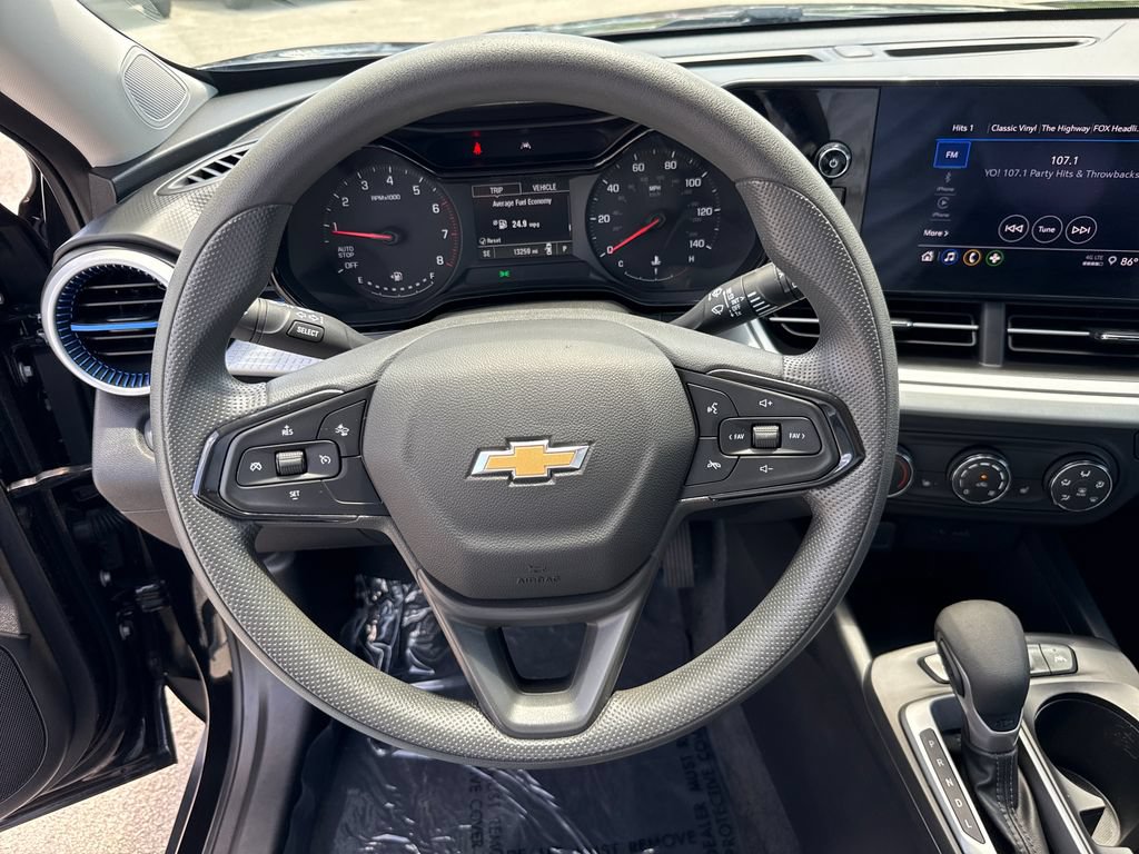 Used 2024 Chevrolet Trax LS w/ LS Convenience Package FWD image 14