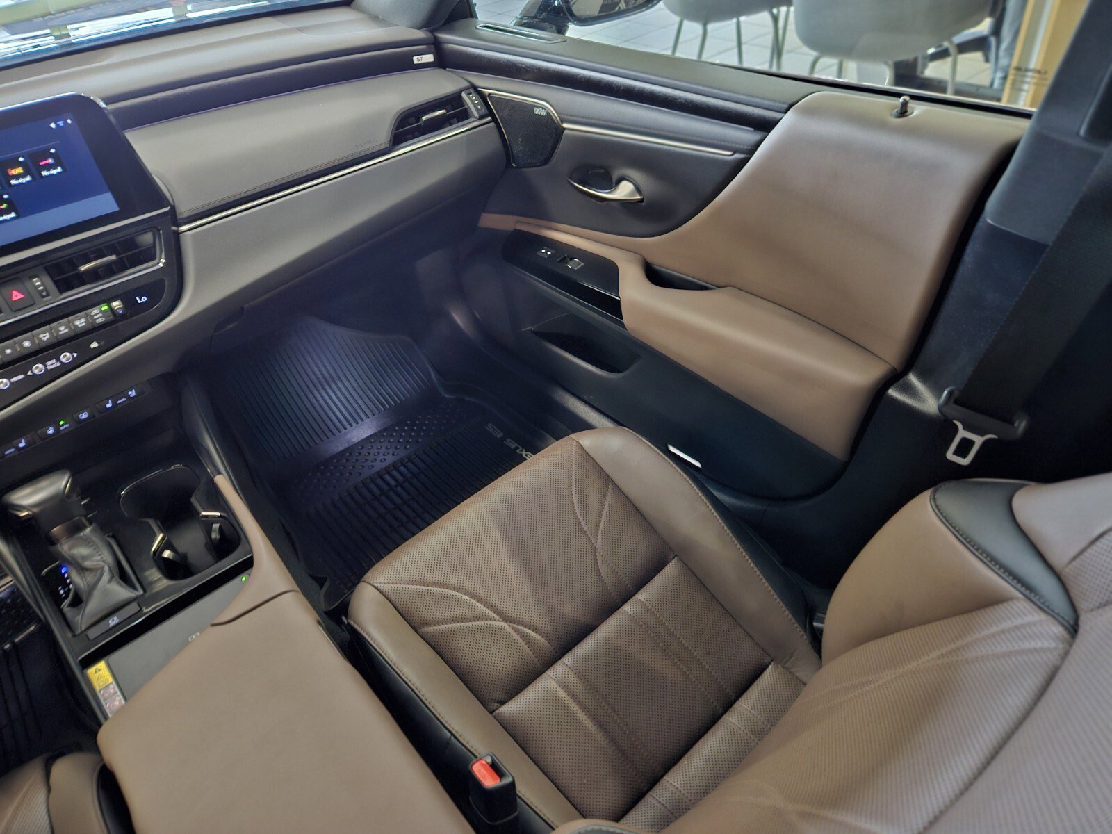 Used 2025 Lexus ES 350 Ultra Luxury image 14