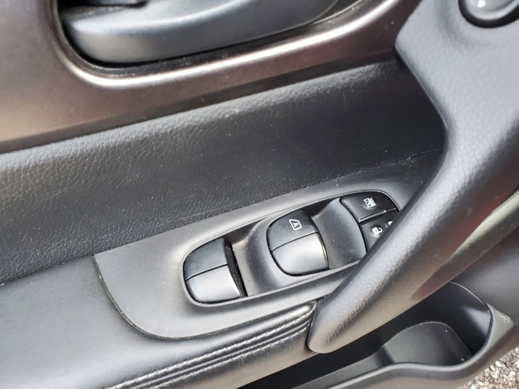 Used 2017 Nissan Rogue Sport S w/ S Appearance Package image 14