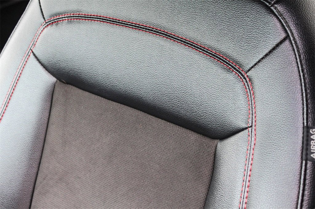 Certified 2022 Ford Explorer ST-Line w/ Class IV Trailer Tow Package image 31