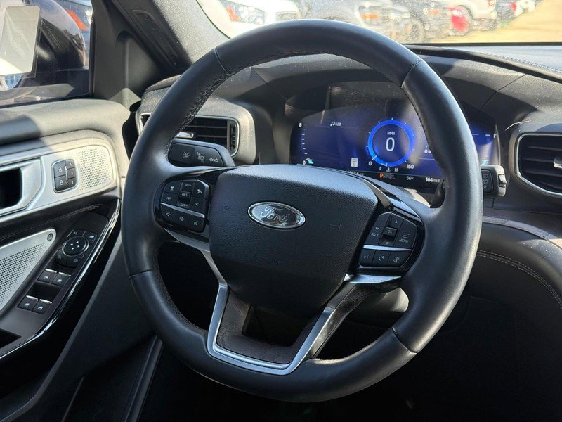 Certified 2023 Ford Explorer Platinum w/ Technology Package AWD/4WD image 18