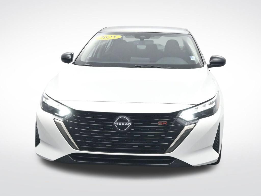 Used 2025 Nissan Sentra SR FWD image 2