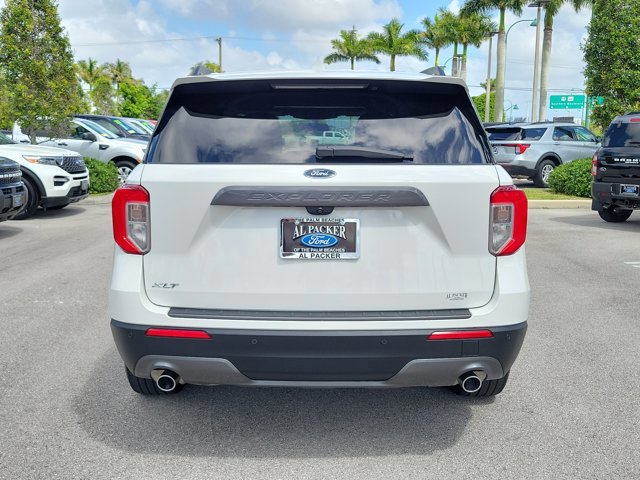 Certified 2022 Ford Explorer XLT w/ Equipment Group 202A image 3