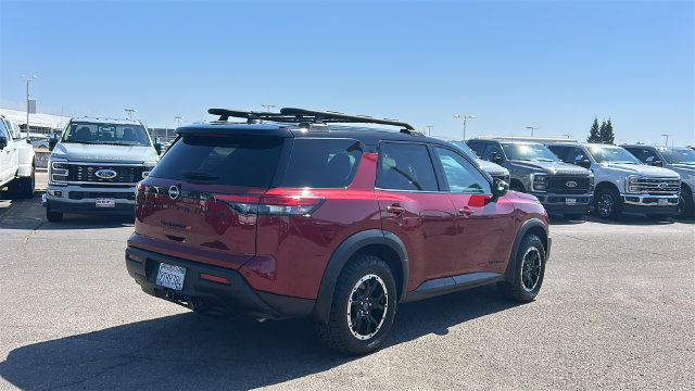 Used 2025 Nissan Pathfinder SV AWD/4WD image 3