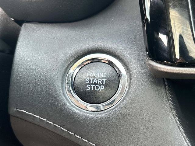 Used 2022 Toyota Highlander XLE AWD/4WD image 34