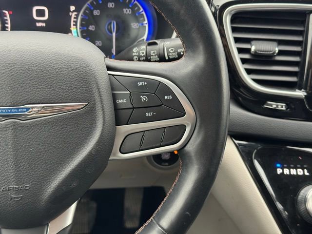 Used 2018 Chrysler Pacifica Touring-L Plus FWD image 30