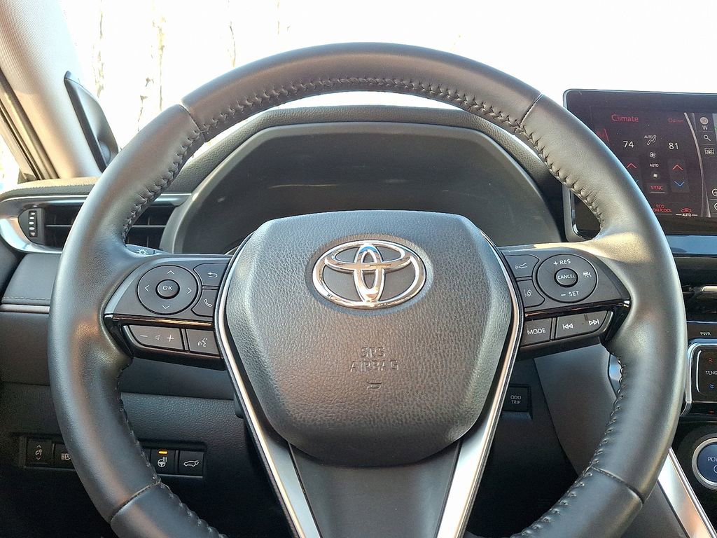 Used 2021 Toyota Venza XLE image 18