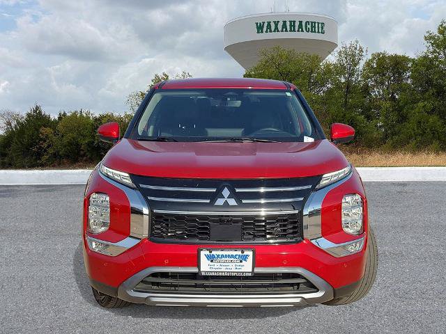 Used 2025 Mitsubishi Outlander SE AWD/4WD image 2