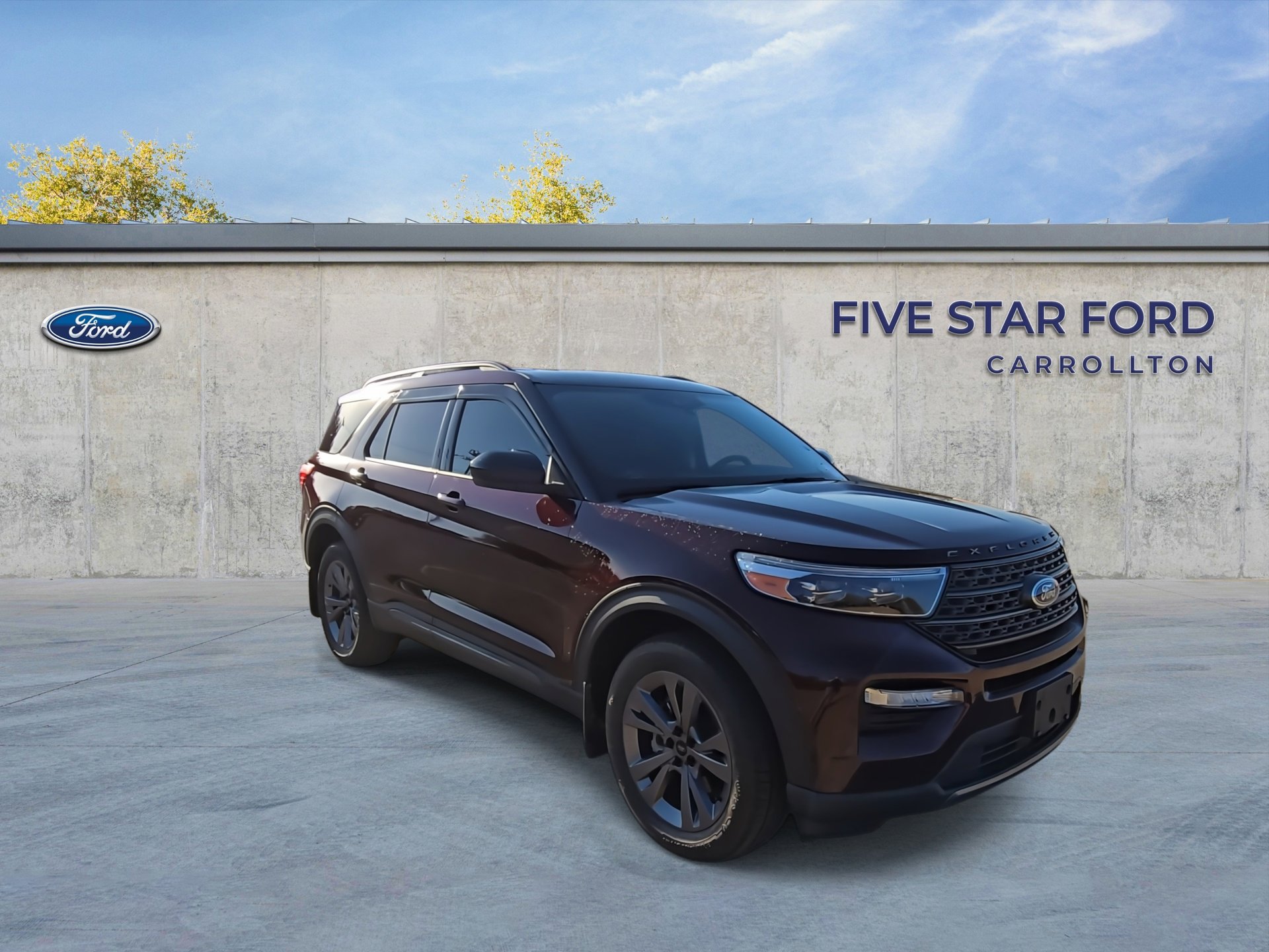 Certified 2022 Ford Explorer XLT w/ Equipment Group 202A image 2