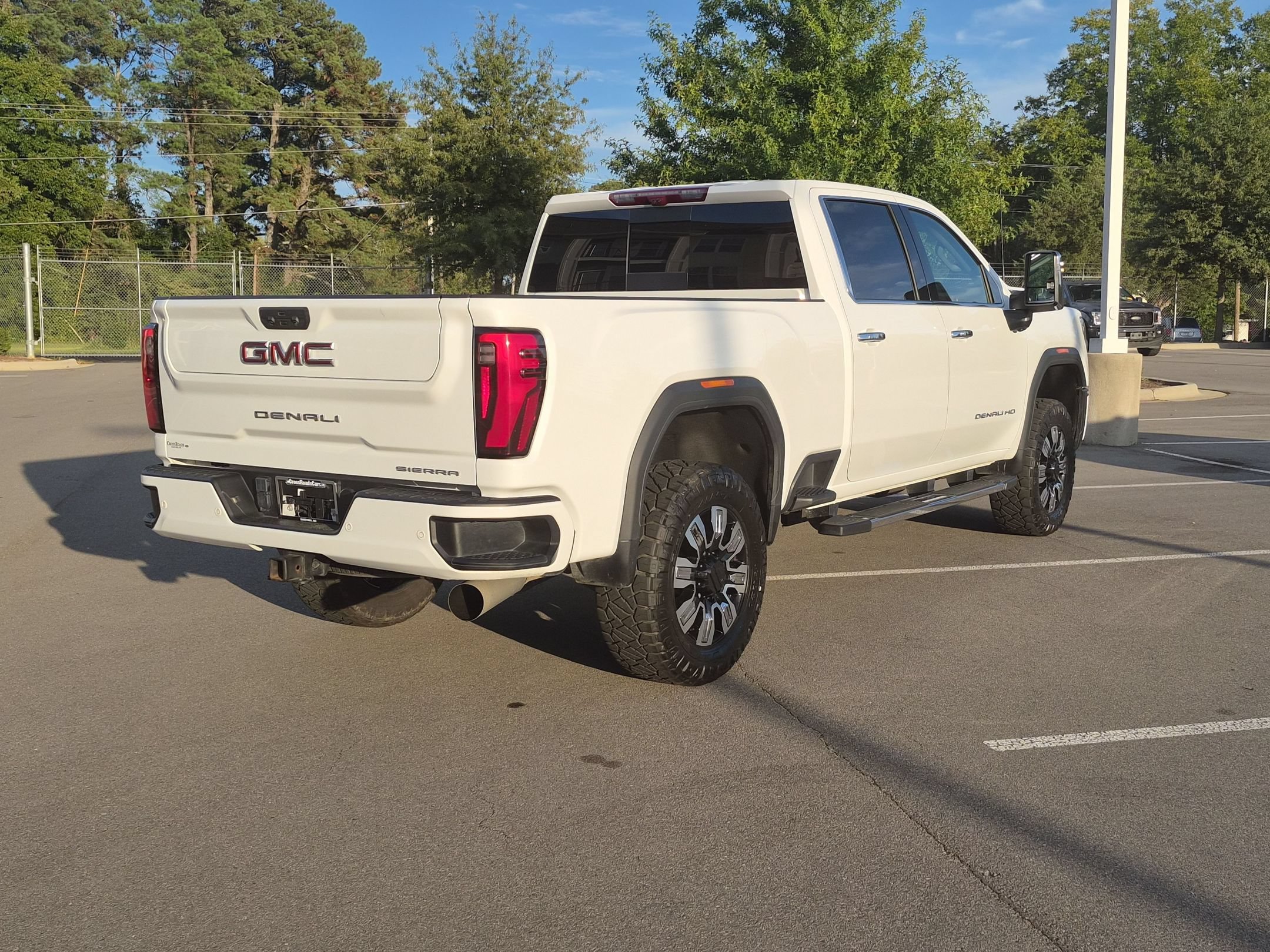 Used 2024 GMC Sierra 2500 Denali w/ Technology Package AWD/4WD image 4