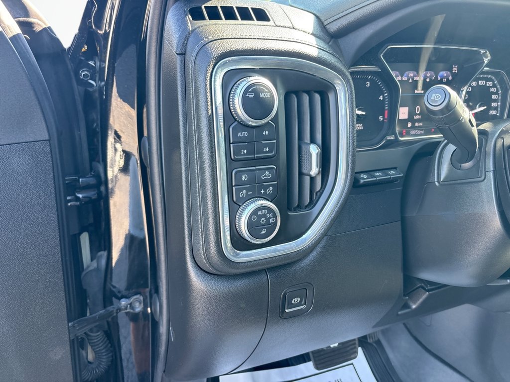 Used 2023 GMC Sierra 3500 Denali w/ Denali Ultimate Package AWD/4WD image 30