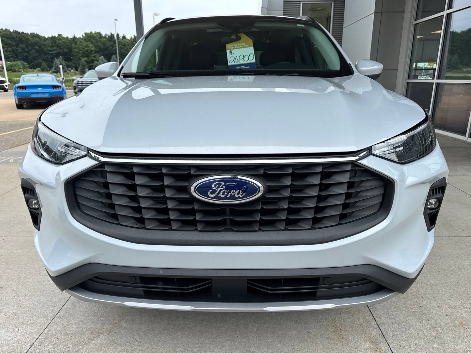 Certified 2025 Ford Escape SE FWD image 11