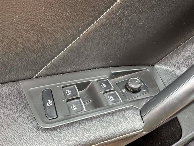 Used 2022 Volkswagen Tiguan SE AWD/4WD image 31