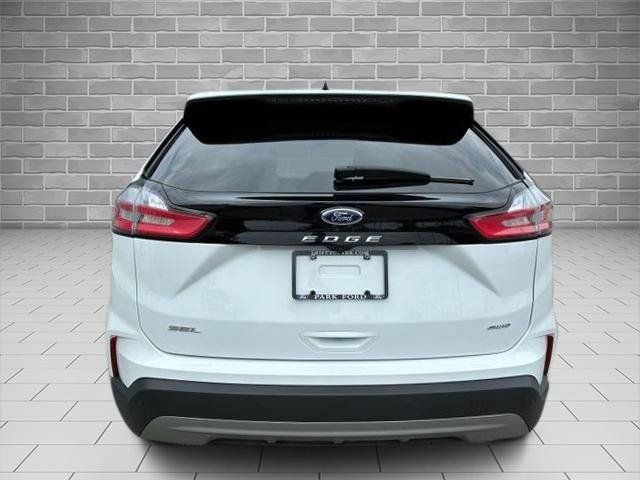 Certified 2024 Ford Edge SEL w/ Convenience Package AWD/4WD image 4