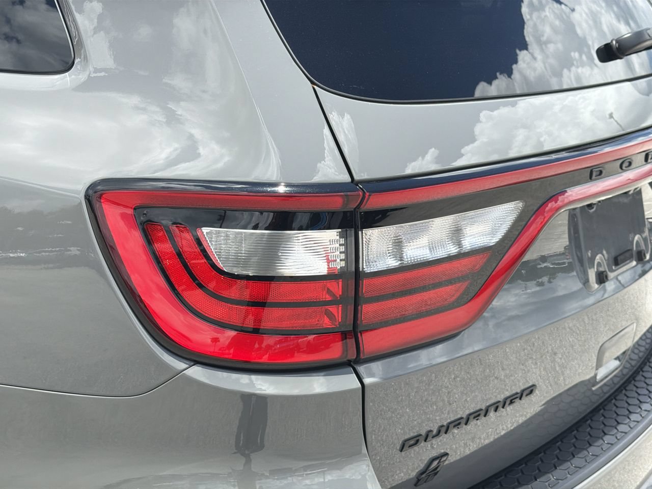 Used 2022 Dodge Durango SXT w/ Blacktop Package AWD/4WD image 7