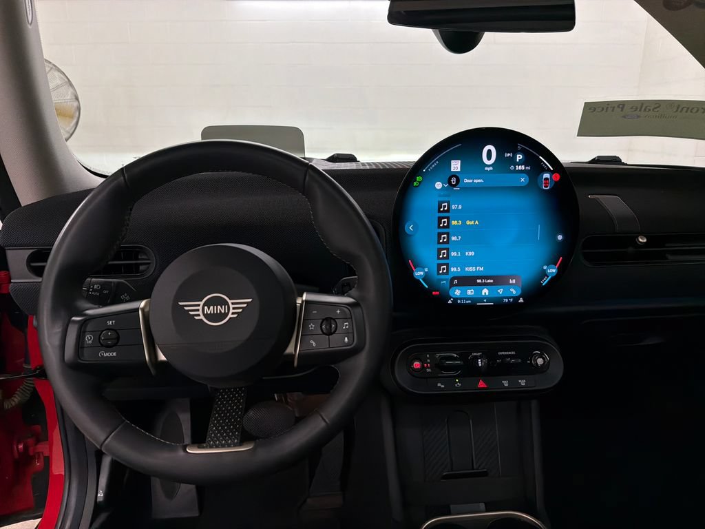 Used 2025 MINI Cooper 2-Door Hardtop FWD image 9