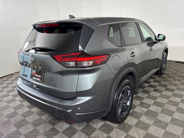 Used 2026 Nissan Rogue SV FWD image 7