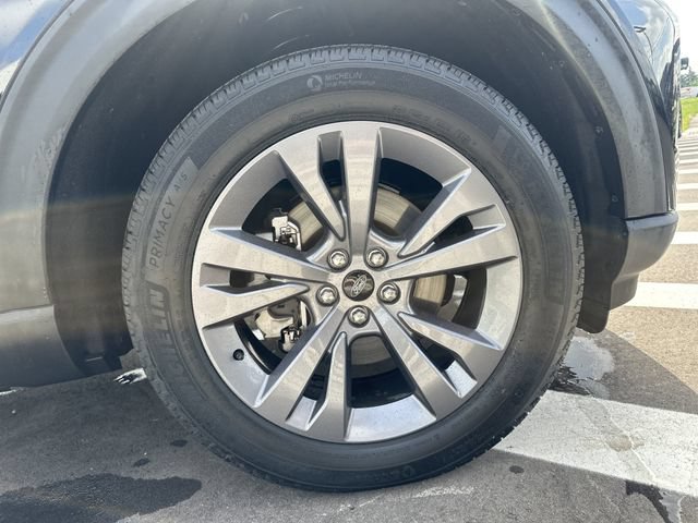 Certified 2023 Ford Explorer XLT w/ Equipment Group 202A AWD/4WD image 12