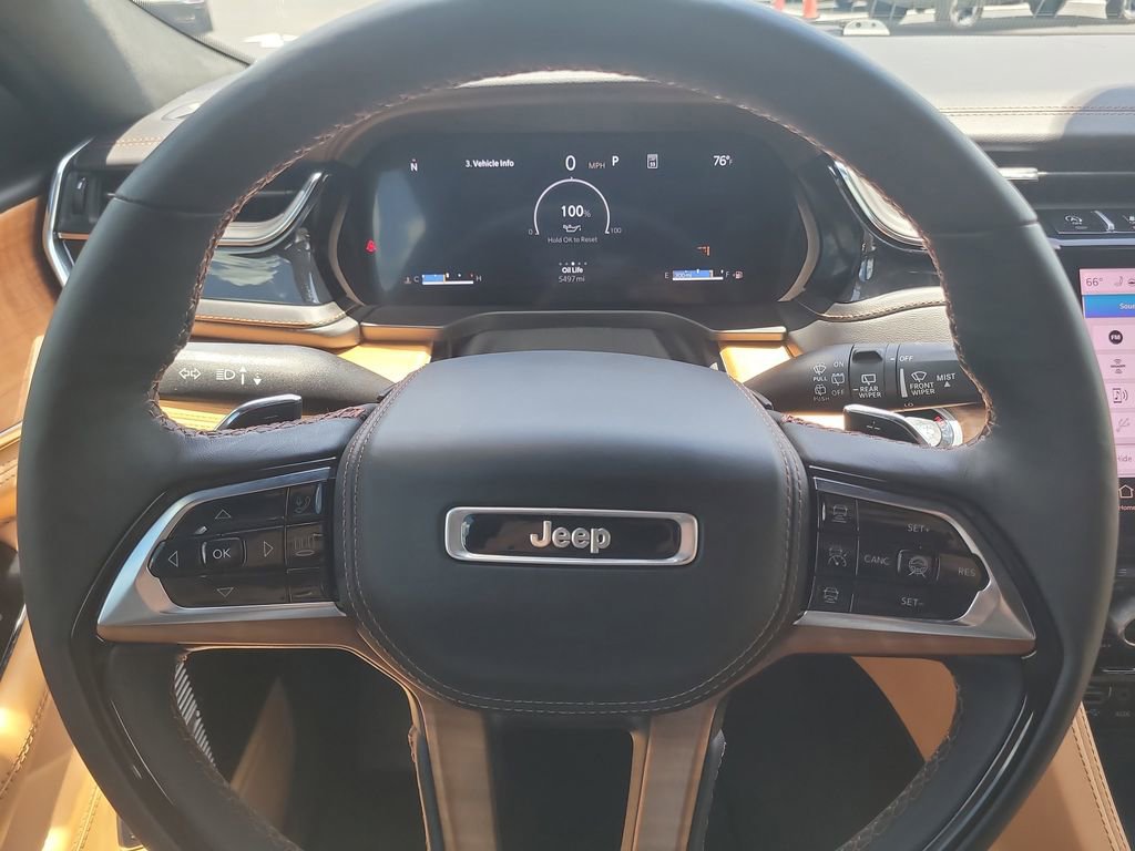 Used 2024 Jeep Grand Cherokee Summit AWD/4WD image 28