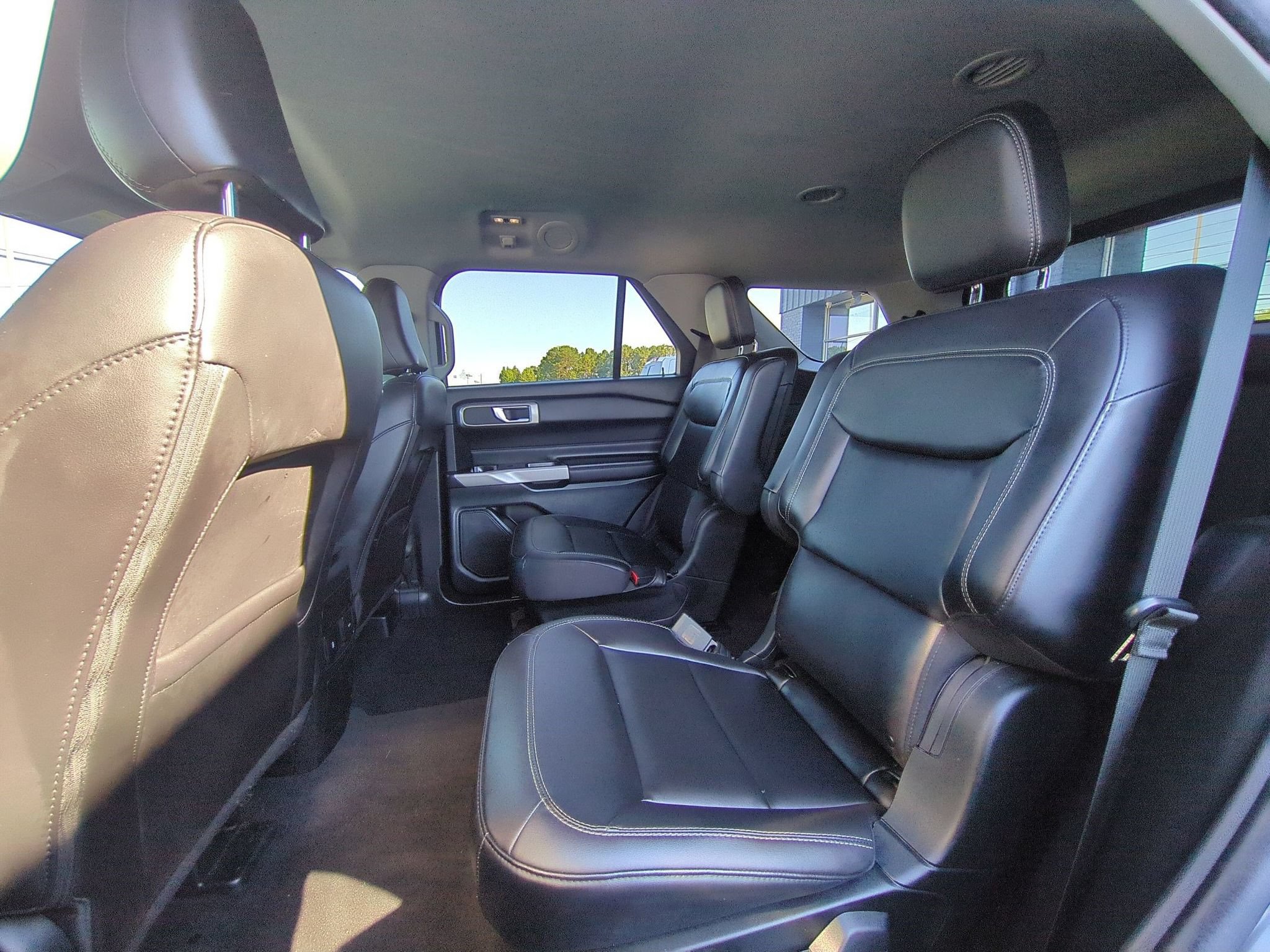 Certified 2023 Ford Explorer XLT w/ Equipment Group 202A RWD image 27
