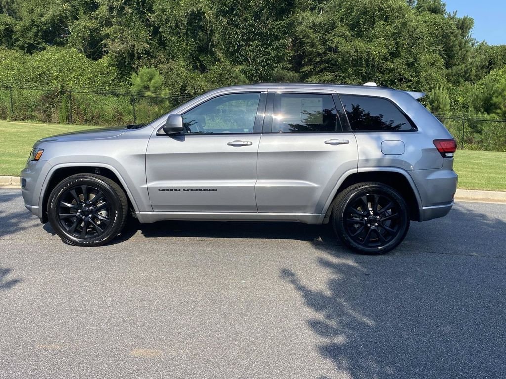 Used 2021 Jeep Grand Cherokee Laredo X RWD image 8